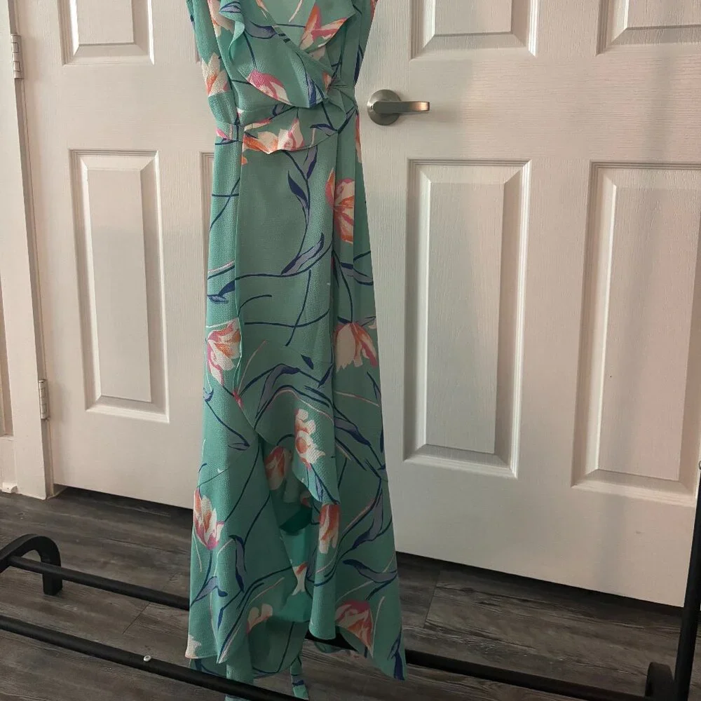 Floral Wrap Donna Morgan Sun Dress Size 6 - Picture 3 of 4
